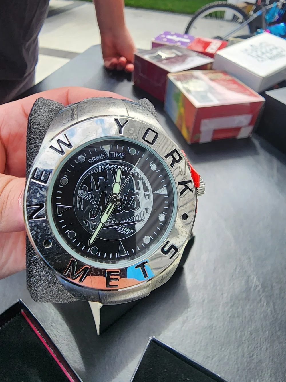 New York Mets Stainless Steel Logo Watch - Black Dial
